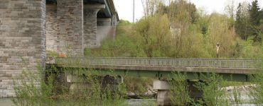 Westautobahn: Brücke über den Fluss Alm in Oberösterreich